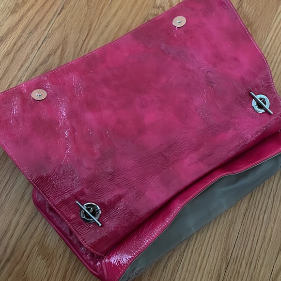 Bright fuchsia color shoulder bag - Picture 8 of 10